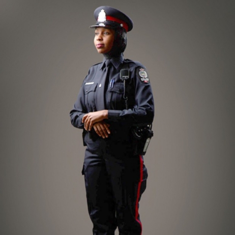 Canada : femme, flic et voilée