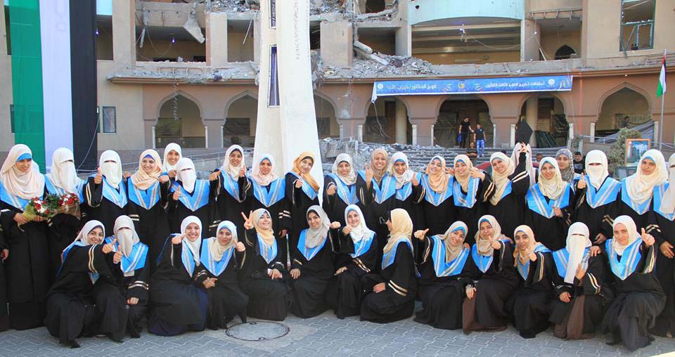 Remise des diplômes au milieu des décombres à Gaza
