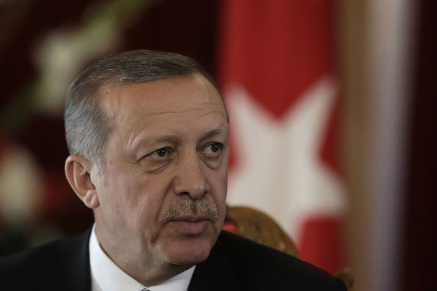 Erdogan défend l'apprentissage du turc ottoman (écrit avec un alphabet arabe)